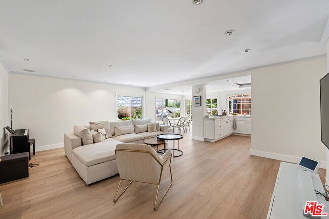 Building Photo - 4441 Park Alisal