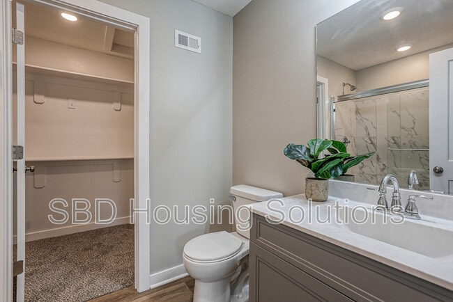 Building Photo - 2904 S Harvard Ave