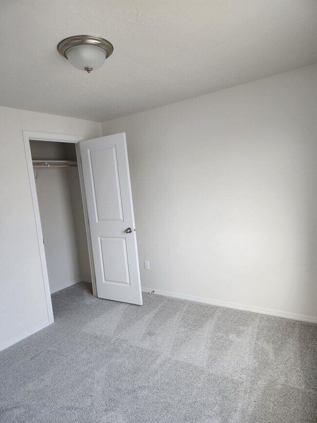 Building Photo - Beautiful brand new 3 bed 2 bath home in the Shadow Glenn Subdivision, just off Linden and Middle...
