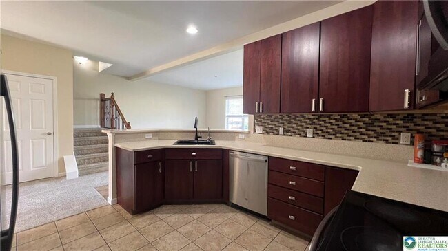 Building Photo - 251 Milkweed Dr