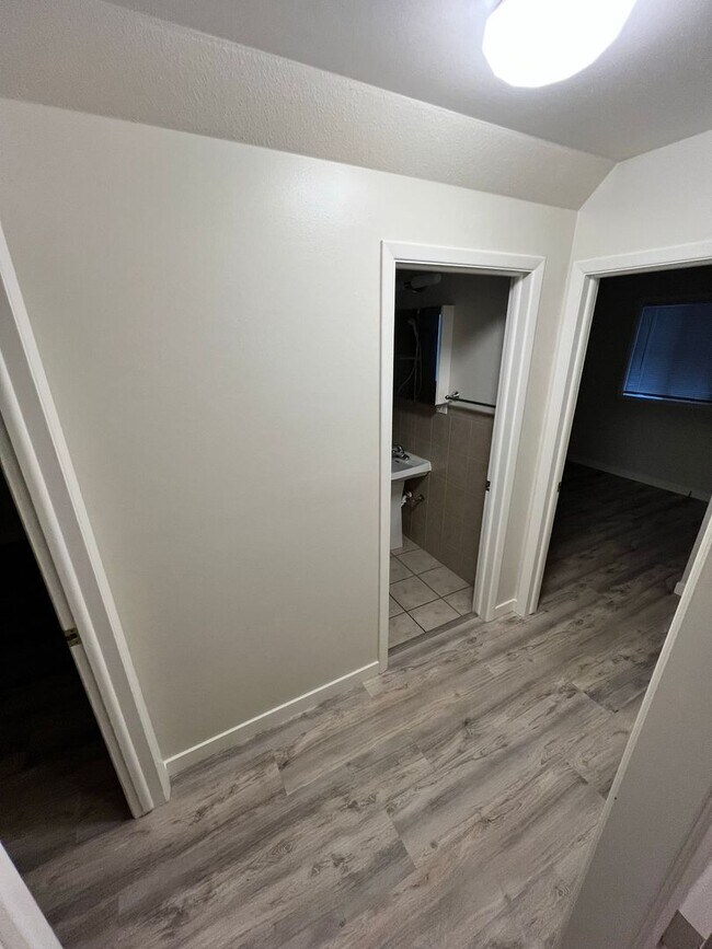 Building Photo - Johnson Duplex Apartments