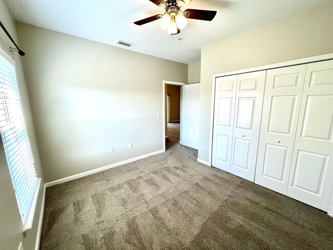 Building Photo - Charming 3-Bed, 2-Bath Condo in Key West-S...