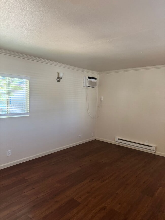 Building Photo - 1 BED/1 BATH IN REDDING