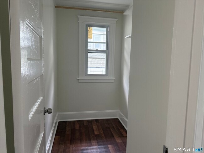 Building Photo - 173 Chestnut Ave