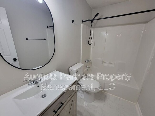 Building Photo - 2312 Perot Dr