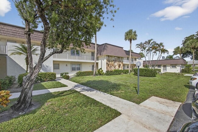 Building Photo - 12001 Poinciana Blvd