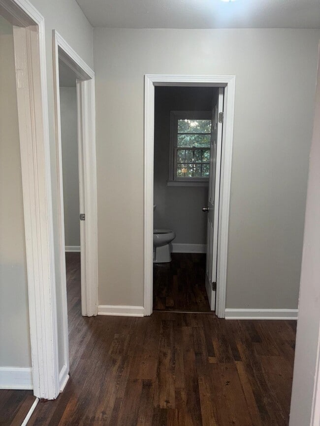 Building Photo - 661 Coleman Ln