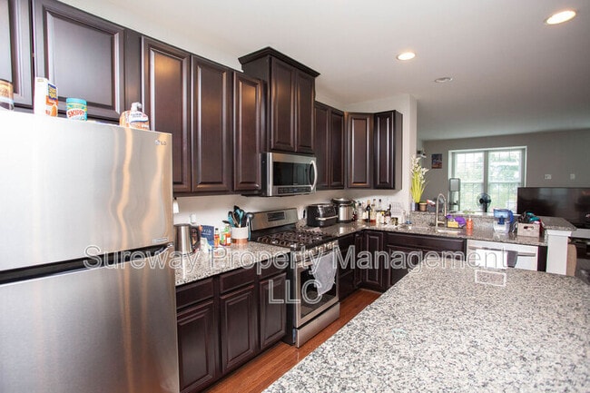 Building Photo - 172 Fela Dr