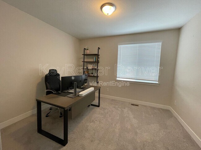 Building Photo - 9675 E Idaho Pl