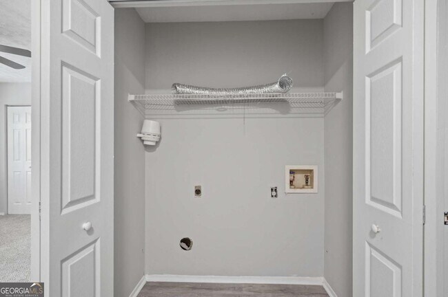 Building Photo - 2897 Spruce Cir