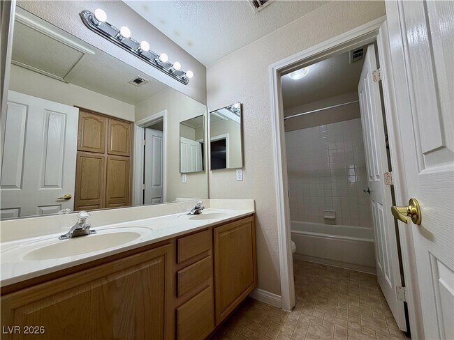 Building Photo - 274 Tropic Tan Ct