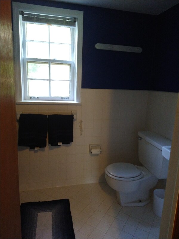 Building Photo - 1506 Camelot Cir