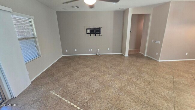 Building Photo - 10826 Avenida Del Rey