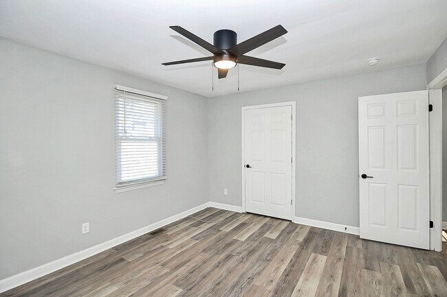 Building Photo - 2921 Ravencroft Dr