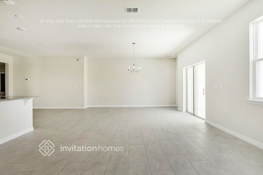 Building Photo - 1487 Grassland Ave