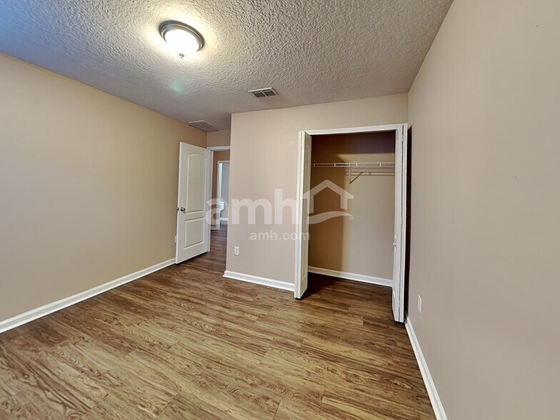 Building Photo - 12618 Wooded Bluff Ct