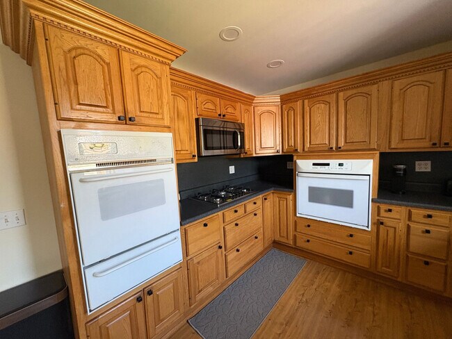 Building Photo - 601 Rumely St