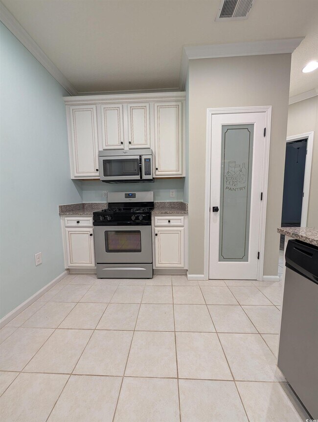 Building Photo - 822 Sail Ln