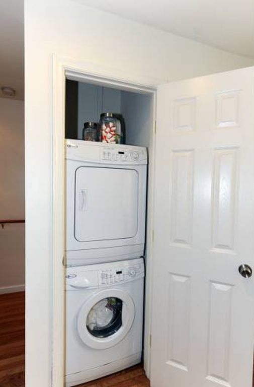 Building Photo - 1012 7th St SE