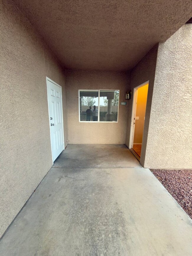 Building Photo - 2152 Jasper Bluff St