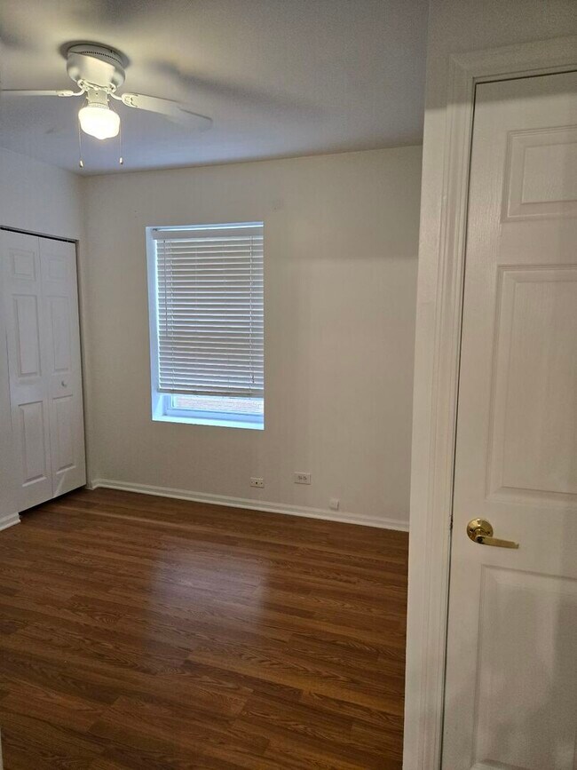 Building Photo - 6518 N Mozart St