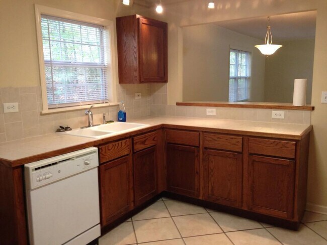 Building Photo - 1501 Chickasaw Rd