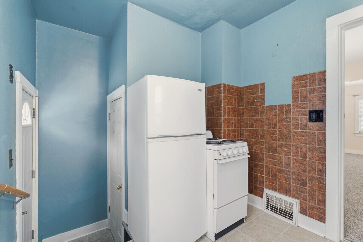 Building Photo - 304 Losey Blvd S