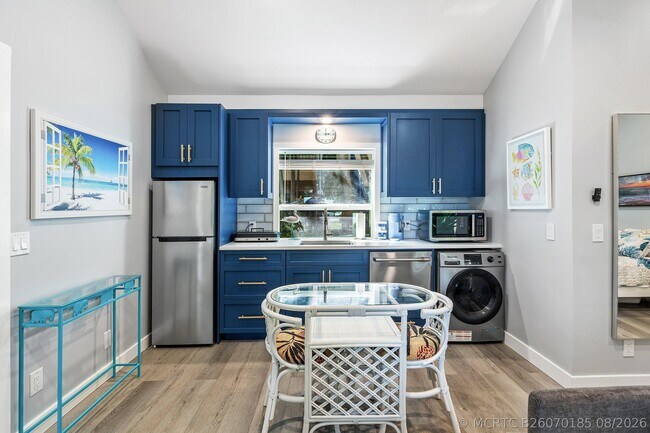 Building Photo - 72 S Ocean Blvd