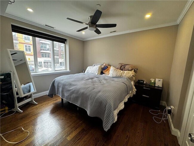 Building Photo - 1764 E 19th St