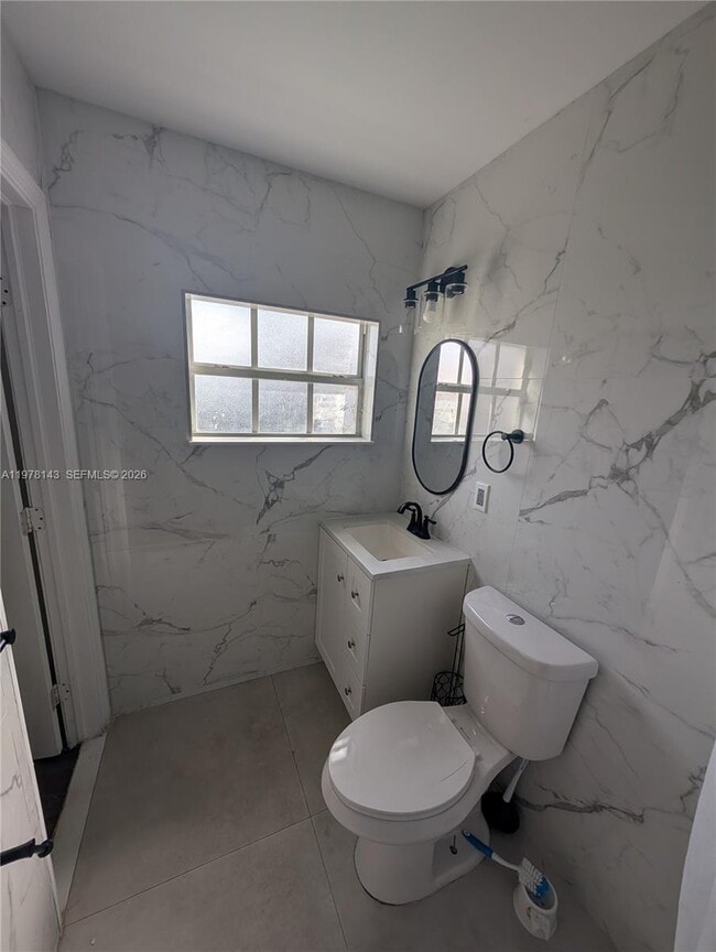 Building Photo - 232 SW 23rd St