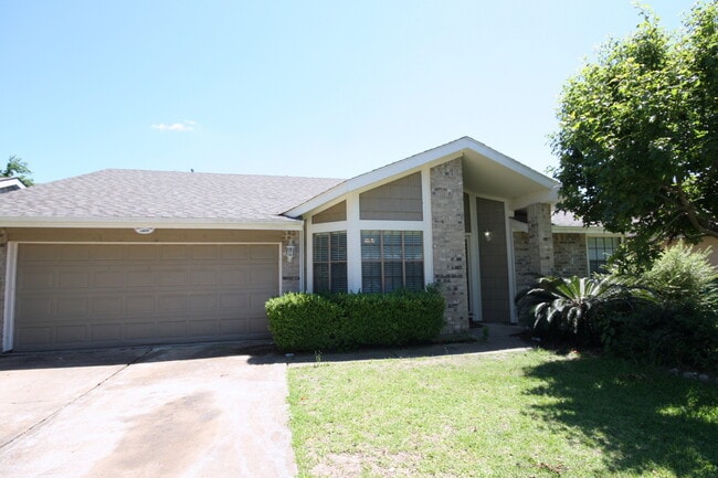 Building Photo - 22511 Braken Manor Ln