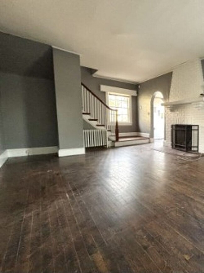 Building Photo - Ingleside