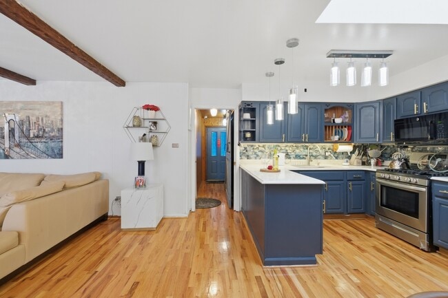 Building Photo - 9728 S Tripp Ave