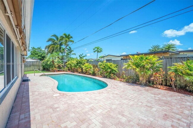 Building Photo - 9200 SW 54th St