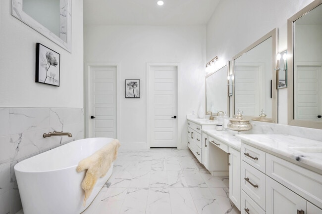 Building Photo - 846 Maximino Ridge Rd.