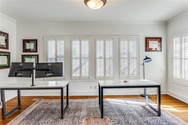 Building Photo - 2809 Park Hill Dr