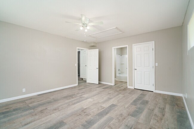 Building Photo - 4005 White St