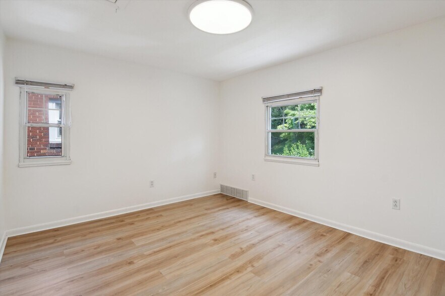 Building Photo - 4125 Tuxey Ave