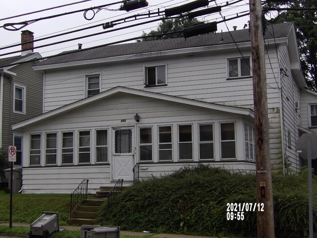 Building Photo - 424 Pine St