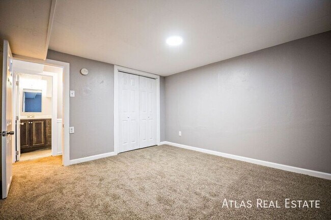 Building Photo - 16232 W 13th Ave