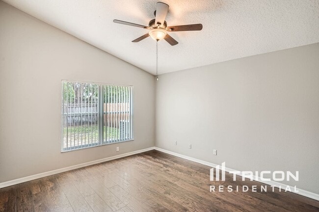 Building Photo - 7025 Colony Pointe Dr