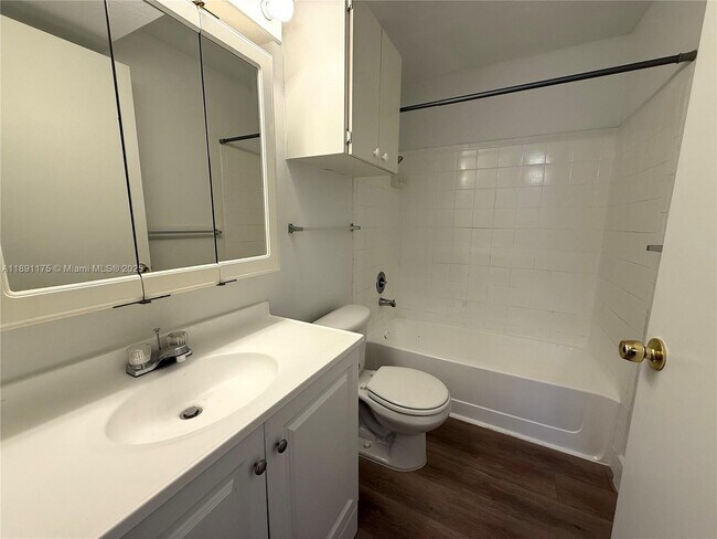 Building Photo - 4039 NW 87th Ave