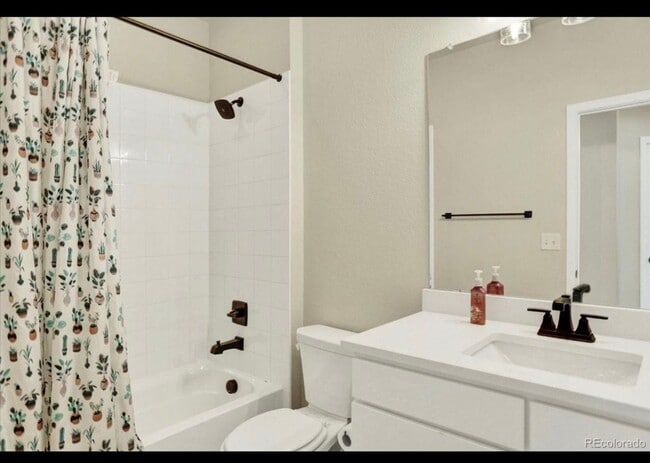 Building Photo - Charming 3BR House in Arvada