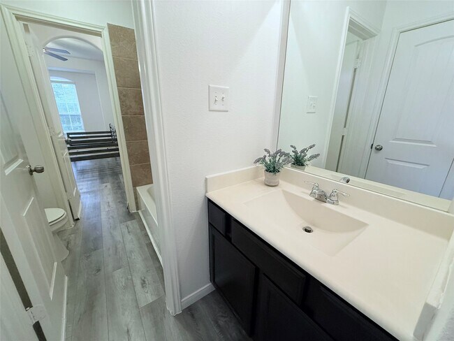 Building Photo - 30515 Woodson Trace Dr
