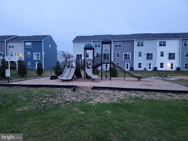 Building Photo - 117 Canning Rd