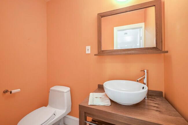 Building Photo - 3927 Georgetown Ct NW