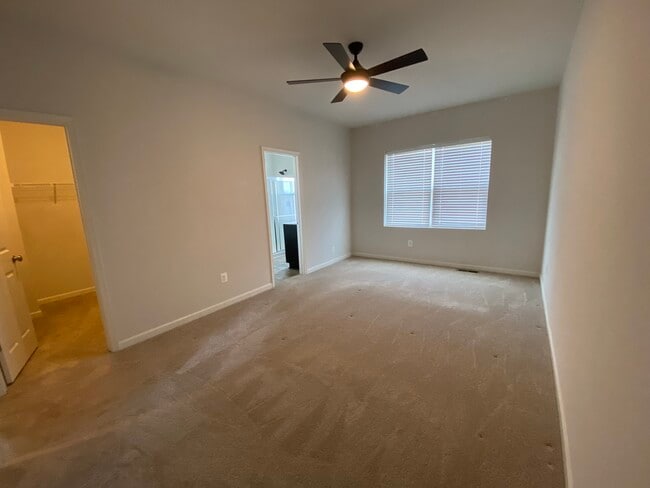 Building Photo - 217 Crofton Ct