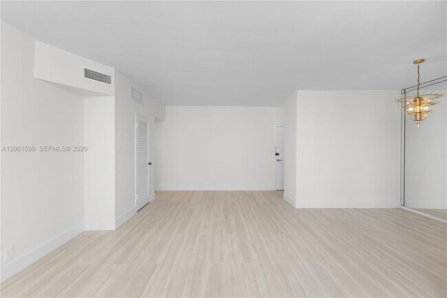 Building Photo - 4747 Collins Ave