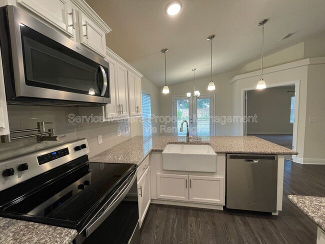 Building Photo - 5153 Peach Dr