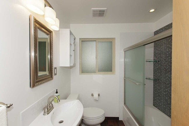 Building Photo - 1430 S Eaton Ct